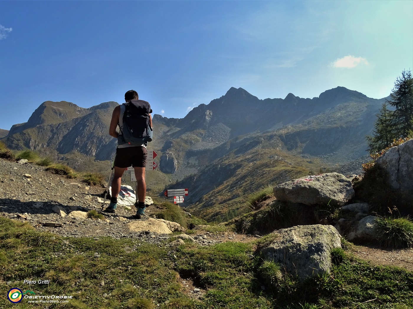 17 Dalla Val Brembana entriamo nella valtellinese  Valle Lunga con i Laghi di porcile.JPG